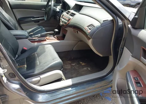 2009 Honda Accord 2.4 Lx-P z USA, uszkodzony, nr VIN 1HGCP26409A050534